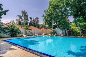 Phòng đôi Deluxe, quang cảnh vườn | Hồ bơi | Hồ bơi ngoài trời 