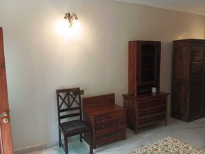 Interior - The Annexe of Raman Niwas (Varanasi)