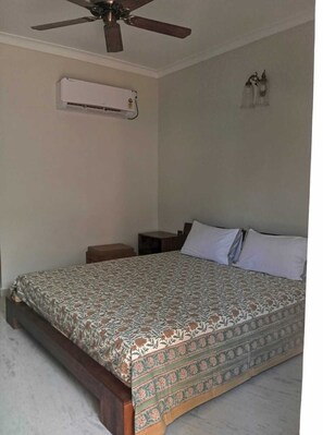 Deluxe Room - The Annexe of Raman Niwas (Varanasi)