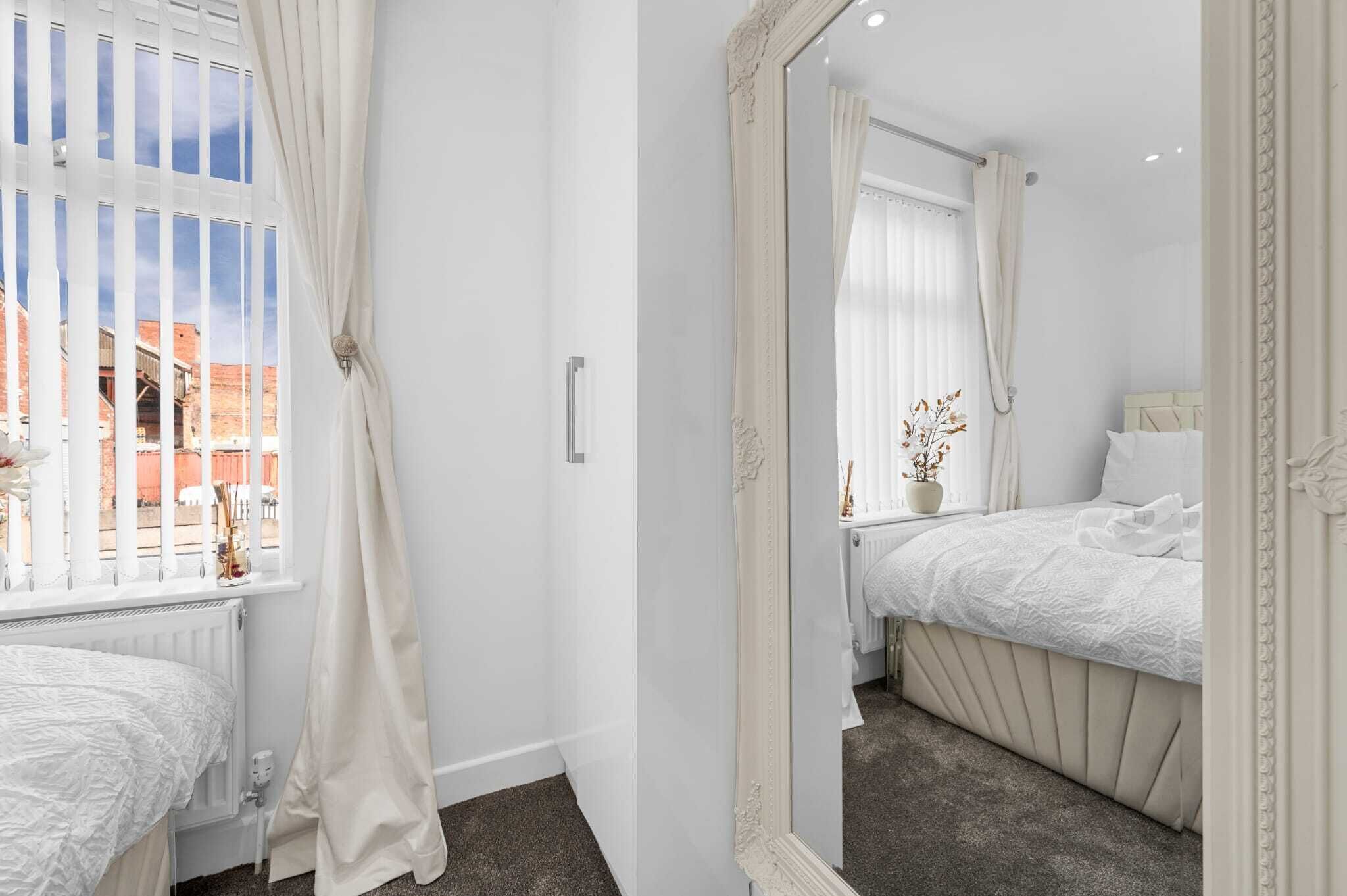 Iron/ironing board, free WiFi, bed sheets