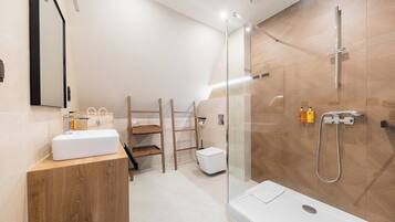 Deluxe Triple Room, Pool View | Bathroom | Slippers