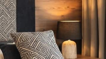 In-room safe, iron/ironing board, free WiFi