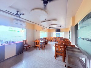 مطعم