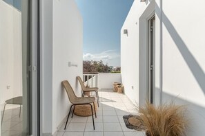 Superior-Doppelzimmer, Meerblick | Terrasse/Patio