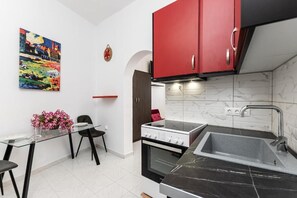 Private kitchen - BY THE SEA (Agia Anna)