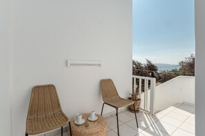 Property grounds - BY THE SEA (Agia Anna)