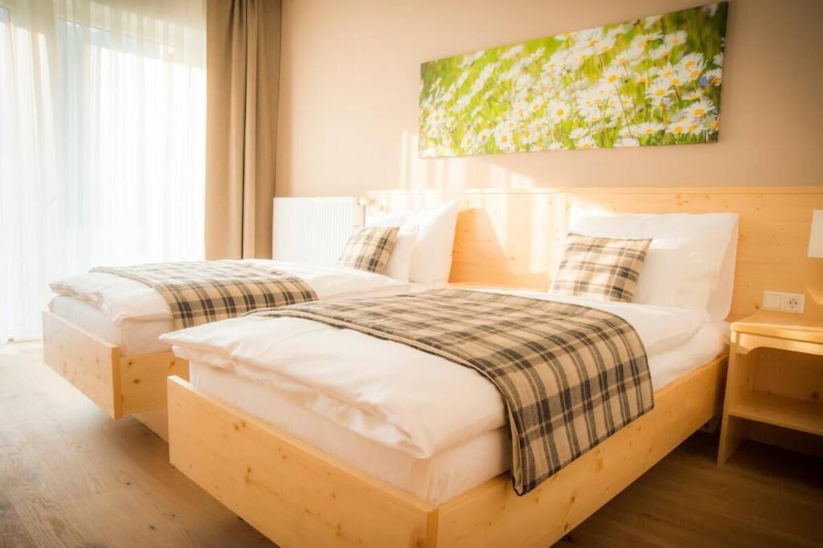 In-room safe, desk, laptop workspace, free WiFi