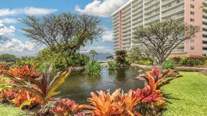 Property grounds - Ka'anapali Beach Club: Beach Bliss & Stunning Pools- 1 Bd. Scenic View (Lahaina)