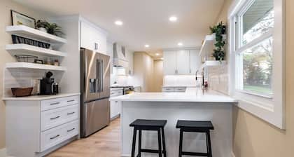 ‼️ Walk to Beach - Arcade, Fire Pit - Sleeps 10