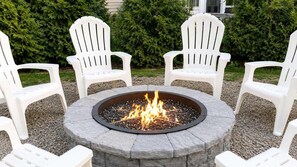 Property grounds - ‼️ Walk to Beach - Arcade, Fire Pit - Sleeps 10 (Michigan City)