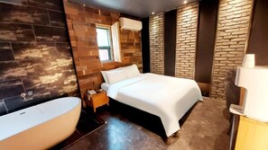 Deluxe Room, City View | Desk, laptop workspace, soundproofing, iron/ironing board - Hwagok Lush (Gangseo-gu)