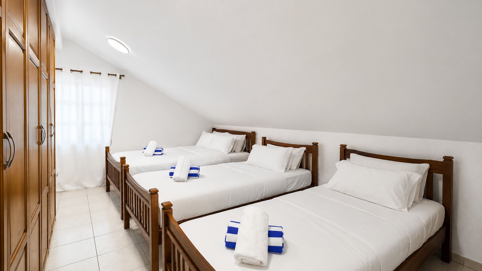 Basic Room | Free WiFi, bed sheets, wheelchair access