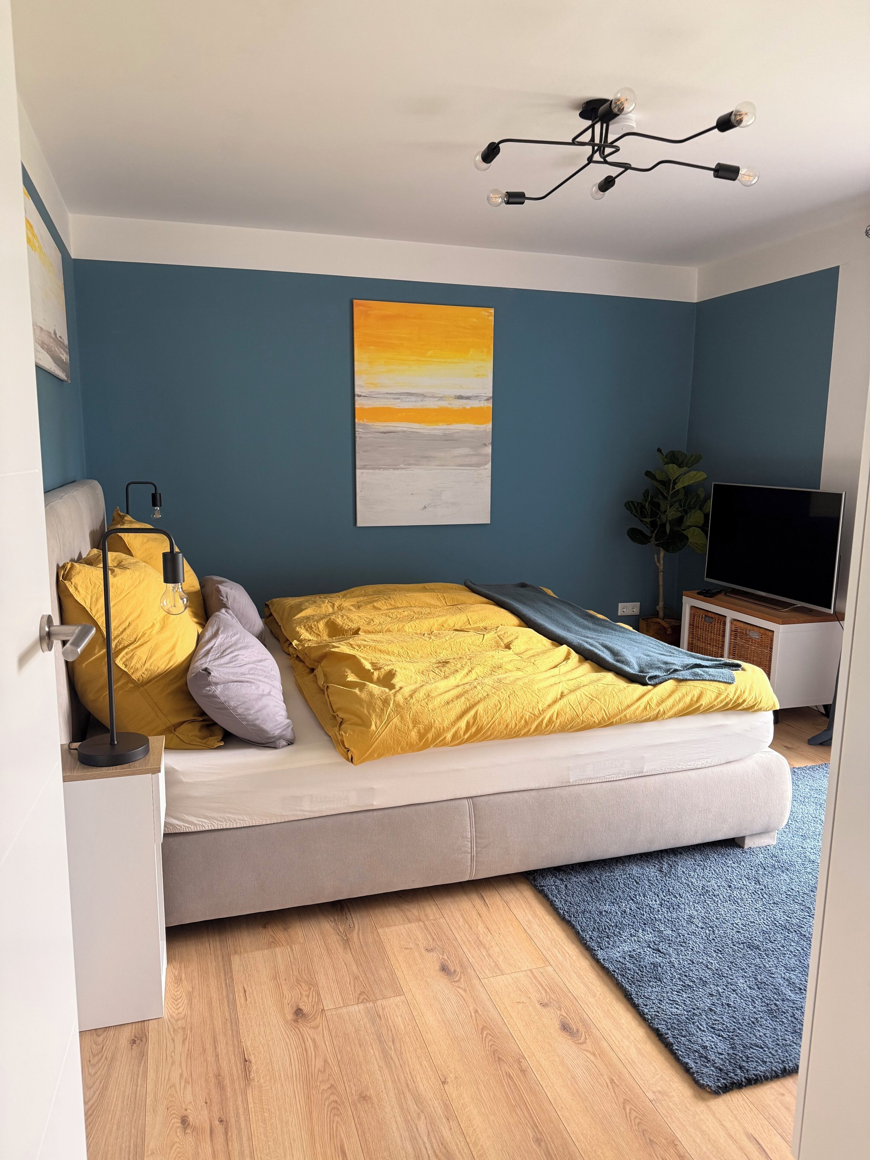 Bügeleisen/Bügelbrett, Reisekinderbett, kostenloses WLAN, Bettwäsche