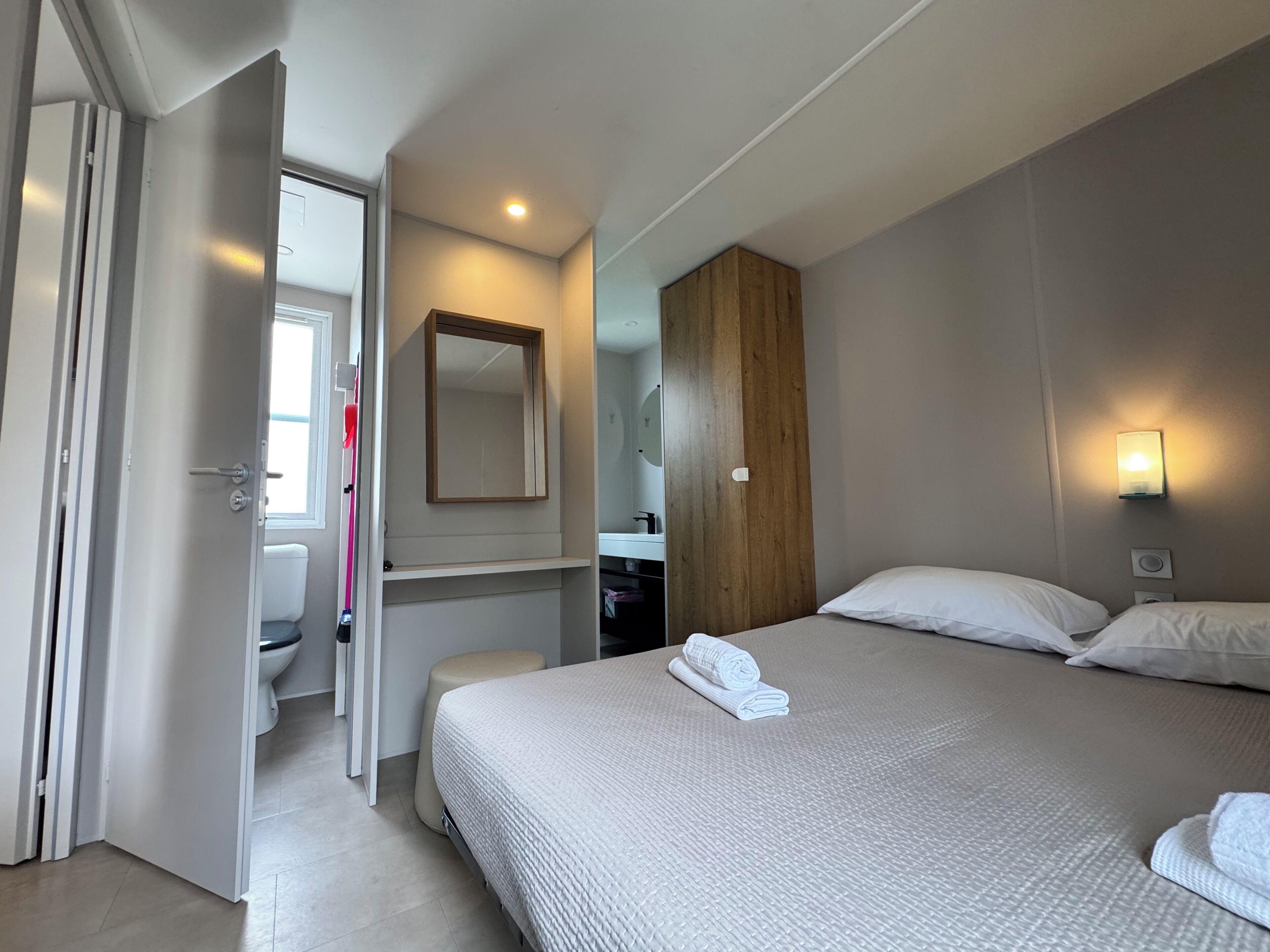 Deluxe huis, 2 slaapkamers, patio, aan het zwembad | Een laptopwerkplek, gratis wifi