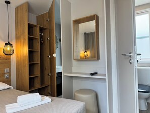 Casa Deluxe, 2 habitaciones, patio, junto a la alberca | Espacio para trabajar con laptop y wifi gratis 