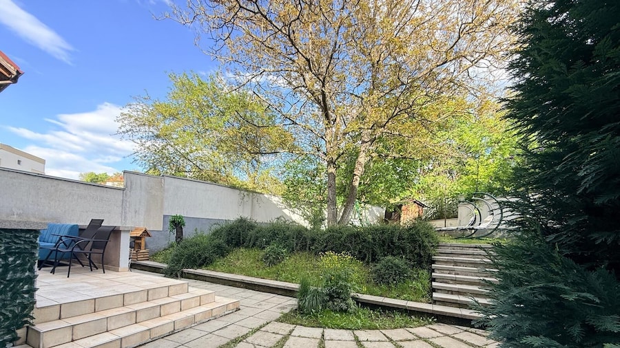 Kron Garden Retreat