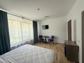 Desk, laptop workspace, free WiFi - Kron Garden Retreat (Brașov)