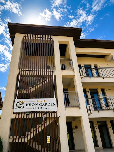Kron Garden Retreat