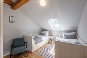 2 makuuhuonetta, silitysrauta/-lauta, Wi-Fi, vuodevaatteet