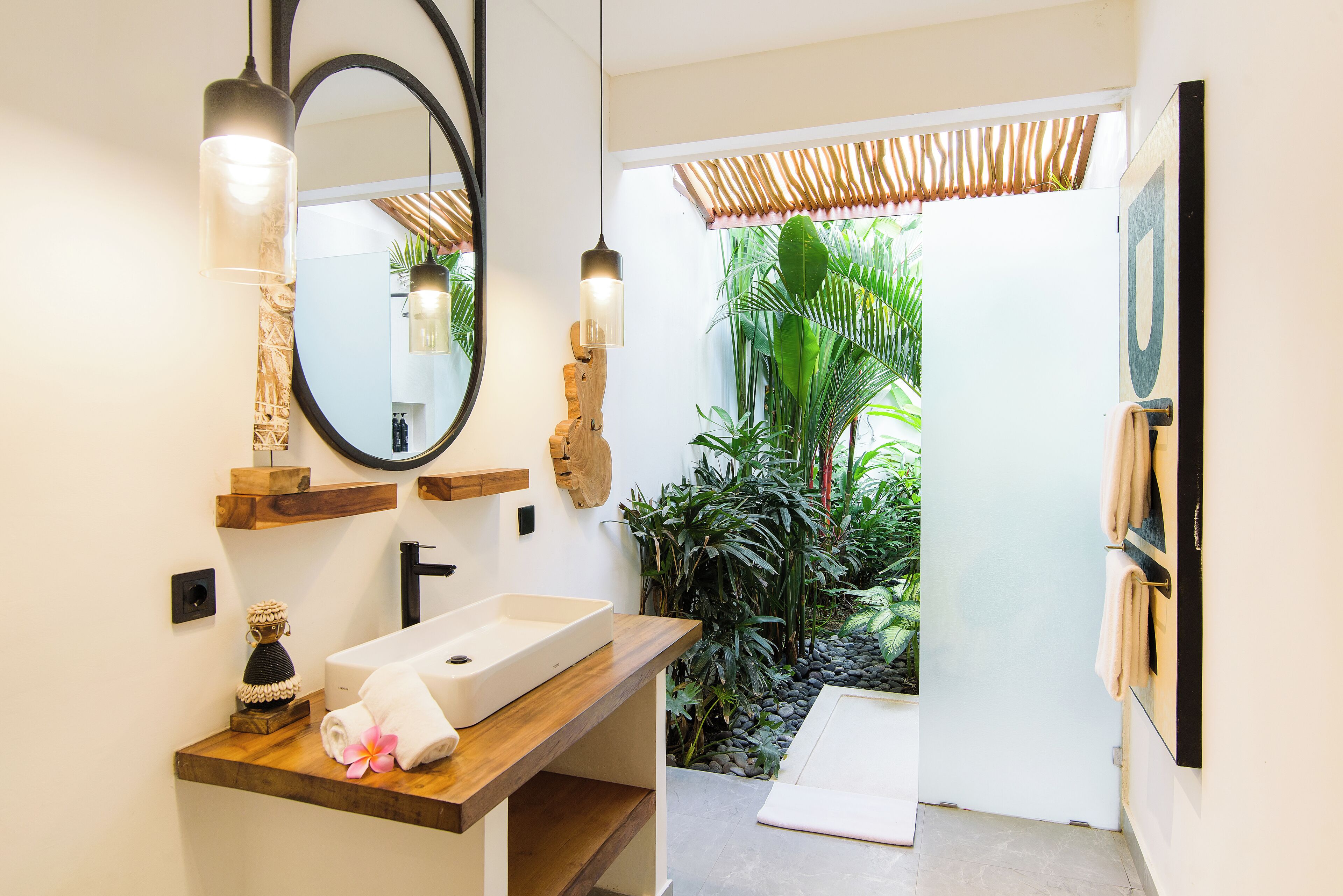 Dusche, Haartrockner, Bidet, Handtücher