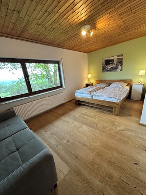 Reisekinderbett, kostenloses WLAN, Bettwäsche