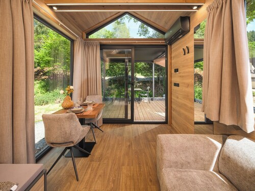 Romantic tiny house with private hot tub in Luxembourg's green nature