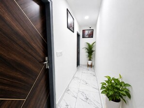 Lobby - Mauryan Signature Hotel NHPC Metro (Faridabad)