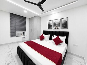 Deluxe Double Room, City View | Free WiFi - Mauryan Signature Hotel NHPC Metro (Faridabad)