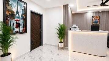 Quầy tiếp tân