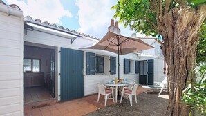 Outdoor dining - La Grainette by Interhome (Saint Jean de Monts)