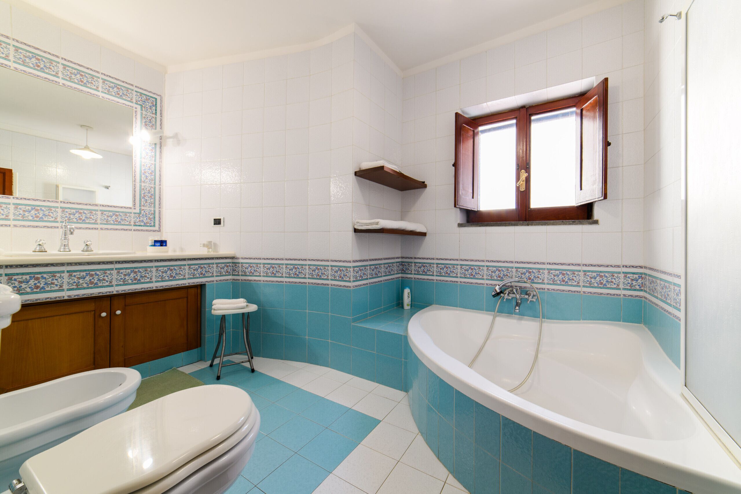Dusche, Haartrockner, Bidet, Handtücher