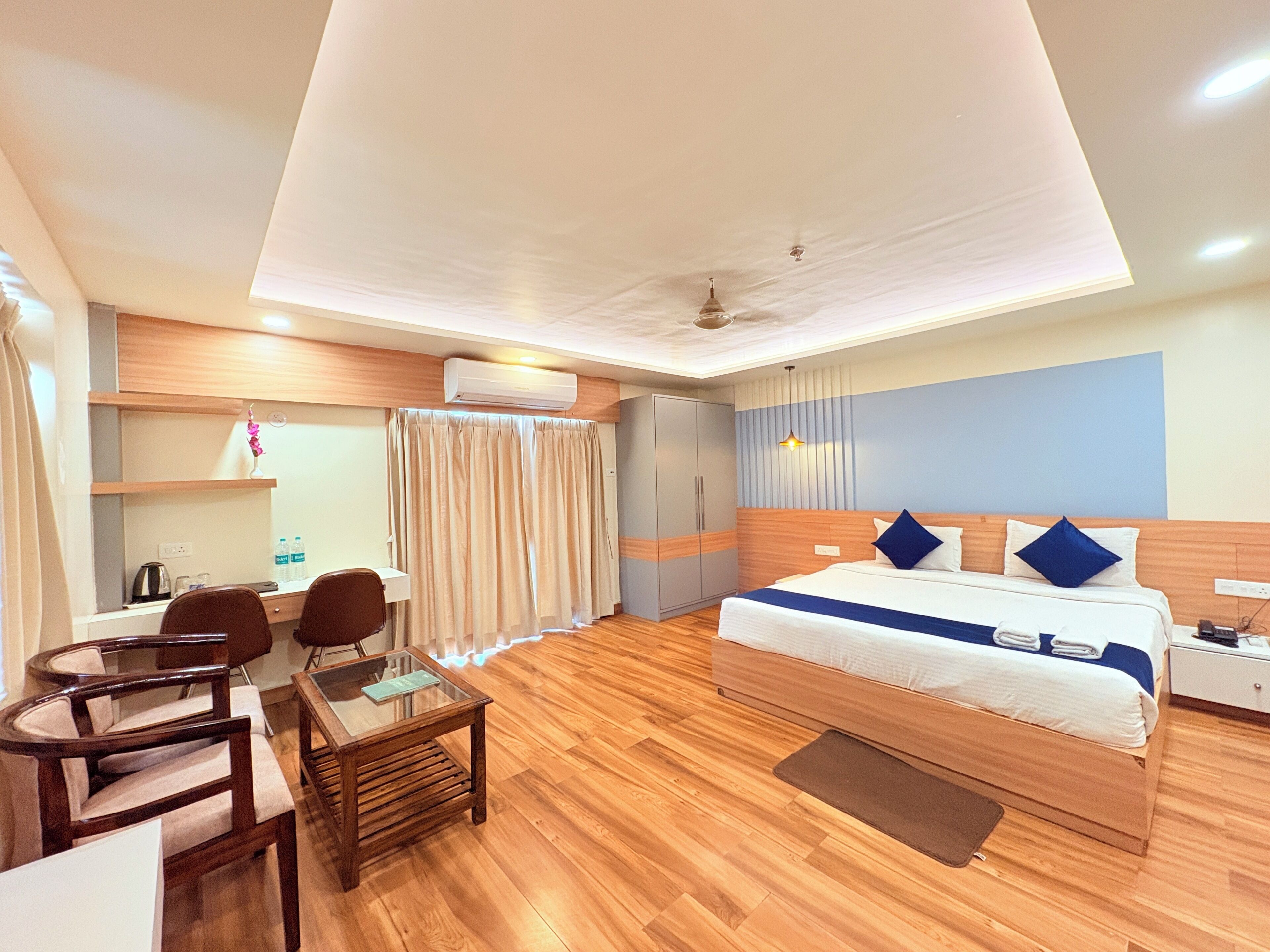 Executive Double Room, City View | Desk, free WiFi