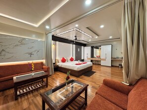 Signature Double Room | Desk, free WiFi - Durene Beach New Marine Drive road (Brahmagiri)