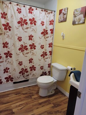 Appartement, 2 slaapkamers, balkon, uitzicht op zee | Badkamer