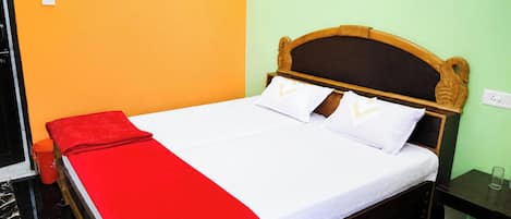 Habitación doble Deluxe | Ropa de cama hipoalergénica, escritorio, insonorización y wifi gratis