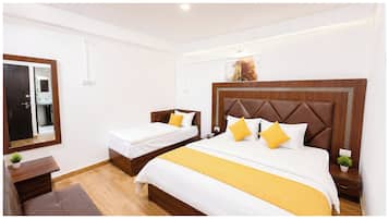 Hypo-allergenic bedding, desk, soundproofing, free WiFi