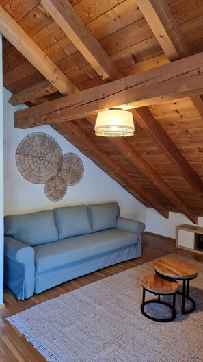 Living area - Vacation apartment at Kochelsee with balcony - ideal for families (Schlehdorf)
