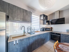 Fridge, microwave, oven, stovetop - House near center - 6 guests (Biscarrosse)