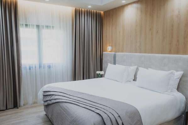 Deluxe Double Room, Garden View | In-room safe, iron/ironing board, free WiFi, wheelchair access