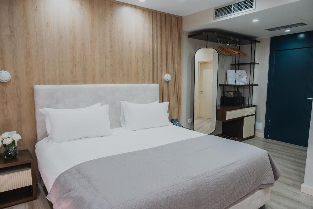 In-room safe, iron/ironing board, free WiFi, wheelchair access