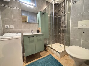 Bathroom - Apartment steps from the beach - 2 guests (Les Sables-d'Olonne)