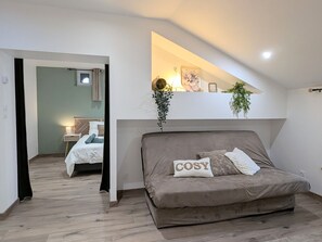 Free WiFi, bed sheets - House with pool, pets allowed - 6 guests (Saint-Victor-Malescours)