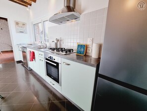 Refrigerador, microondas y lavavajillas 