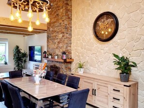 Dining - Cozy house, pets welcome - 6 guests (SALOME)