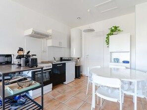 Private kitchen - Apartment steps from the beach - 4 guests (Gruissan)