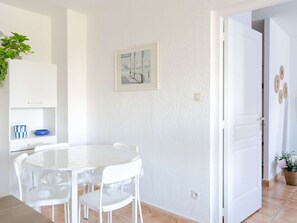 Dining - Apartment steps from the beach - 4 guests (Gruissan)