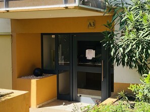 Exterior detail - Studio cabin with AC, sea facing - 3 guests (La Grande-Motte)