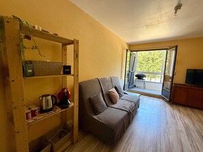 TV - Apartment steps from the beach - 2 guests (Saint-Hilaire-de-Riez)