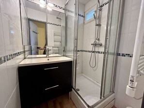 Bathroom - Apartment with terrace and parking - 4 guests (Cap d'Agde)