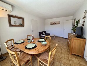 Dining - Ground floor apartment with AC - 4 guests (Antibes)